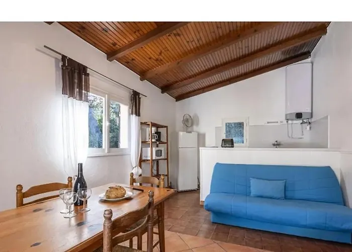 Hébergement de vacances Cala Rossa 45m2 4-5 Pers Rondinara Bonifacio (Corsica)